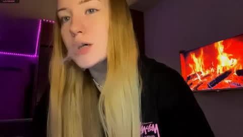 Hello My name is Ida I will be very glad to see you 3 online show from April 2026 06:01:02 PM