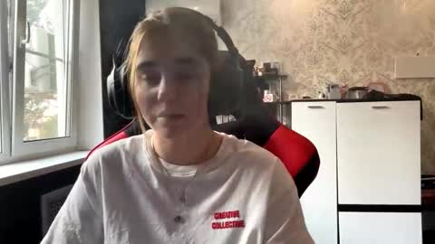Mira Manson online show from October 2025 06:55:01 AM