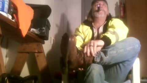 Snapshot of tennredneck chatting on December 2024 04:47:01 AM Tennredneck online show from December 2024 04:47:01 AM