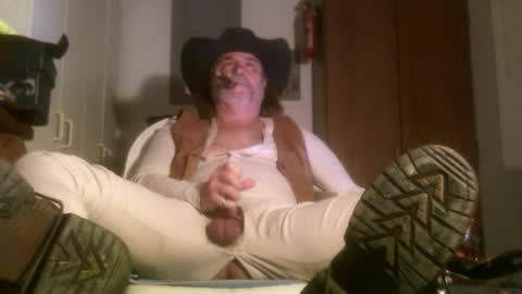 Snapshot of tennredneck chatting on December 2024 05:21:01 AM Tennredneck online show from December 2024 05:21:01 AM