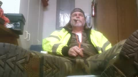 Snapshot of tennredneck chatting on January 2025 05:08:02 AM Tennredneck online show from January 2025 05:08:02 AM