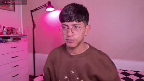 teo brown Independent model online show from September 2025 12:21:02 PM