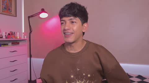 teo brown Independent model online show from October 2025 01:40:02 PM