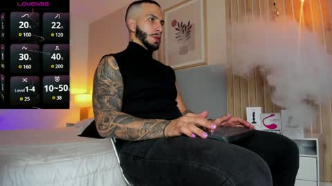 Snapshot of teoferrer chatting on December 2024 11:34:02 PM Teo Ferrer online show from December 2024 11:34:02 PM
