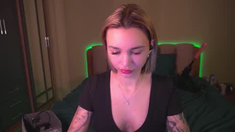 Snapshot of teona_amore chatting on February 2025 06:30:02 AM Teya online show from February 2025 06:30:02 AM