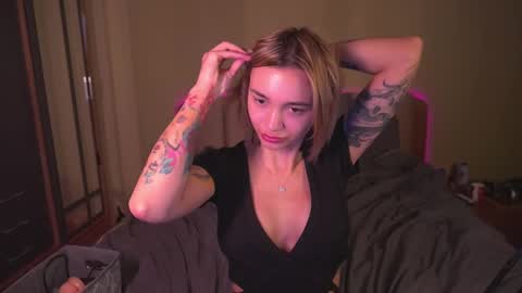 Snapshot of teona_amore chatting on March 2025 09:29:01 AM Teya online show from March 2025 09:29:01 AM