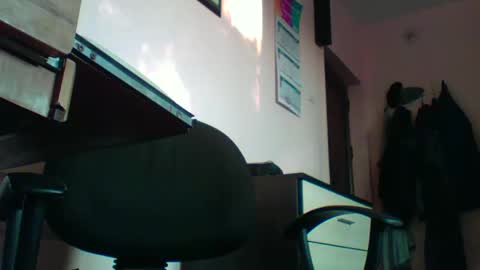 Snapshot of teopicha chatting on May 2026 03:25:01 AM teopicha online show from May 2026 03:25:01 AM