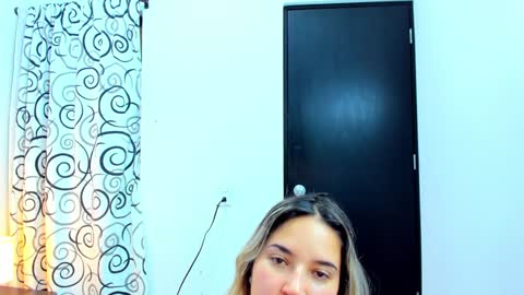 Snapshot of teresasroom_ chatting on December 2024 10:09:02 PM Teresa online show from December 2024 10:09:02 PM