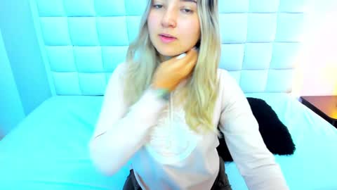 Snapshot of teresasroom_ chatting on December 2024 05:18:02 PM Teresa online show from December 2024 05:18:02 PM