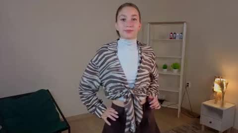 Snapshot of teressapizzi chatting on August 2026 01:09:01 AM Emma online show from August 2026 01:09:01 AM