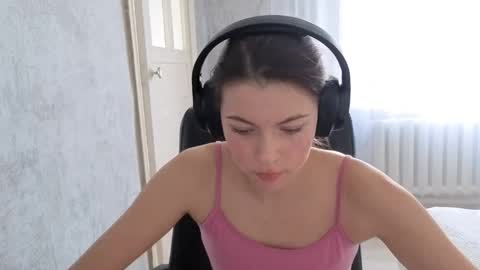 Anny Simpson online show from October 2025 04:23:02 AM