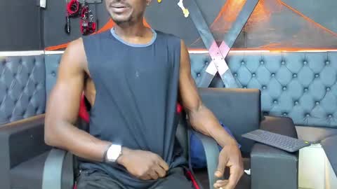 terranze_z online show from October 2025 08:37:02 PM