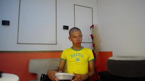 tessachains online show from November 2025 03:39:01 AM