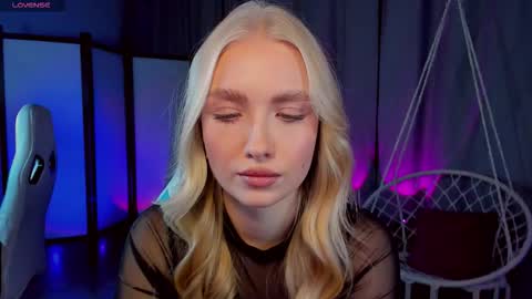 TessaHamilton online show from December 2025 07:49:02 AM