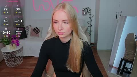 Snapshot of tessahamilton chatting on May 2026 08:33:01 AM TessaHamilton online show from May 2026 08:33:01 AM