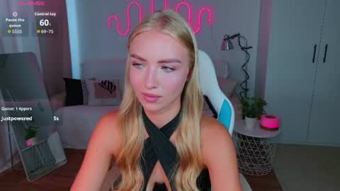 Snapshot of tessahamilton chatting on July 2026 10:07:01 AM TessaHamilton online show from July 2026 10:07:01 AM