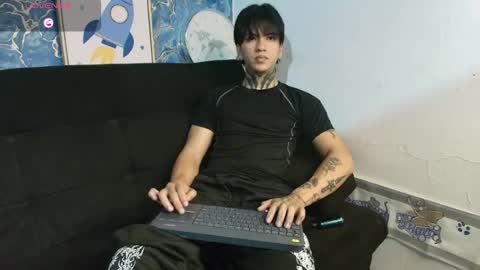 Snapshot of tessarion_black chatting on May 2026 04:10:02 AM Tessarion online show from May 2026 04:10:02 AM