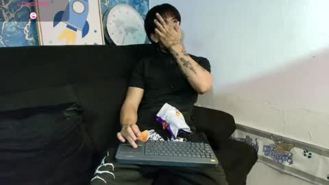 Snapshot of tessarion_black chatting on May 2026 03:04:02 AM Tessarion online show from May 2026 03:04:02 AM