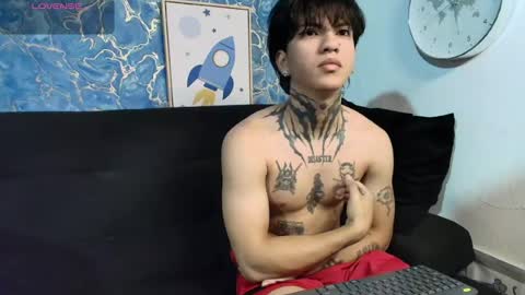 Snapshot of tessarion_black chatting on June 2026 04:57:01 AM Tessarion online show from June 2026 04:57:01 AM