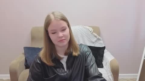 Snapshot of tessaw chatting on October 2025 09:06:02 AM Tessa online show from October 2025 09:06:02 AM