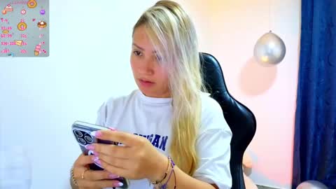 Tessy online show from October 2025 01:32:02 PM