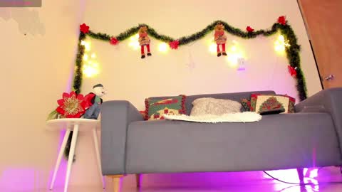 Thais online show from December 2024 12:19:02 PM