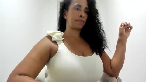 Snapshot of thali_gomex chatting on January 2025 03:01:02 AM Thalia Gomex online show from January 2025 03:01:02 AM