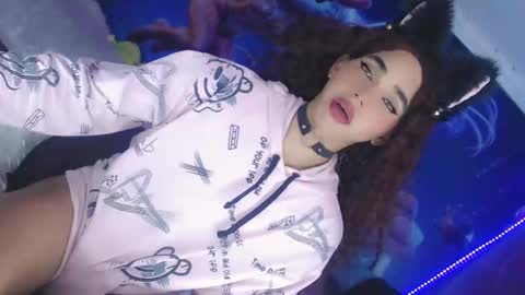 Snapshot of thalia_gil21 chatting on February 2025 09:36:02 PM Thalia Girl online show from February 2025 09:36:02 PM