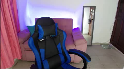 Thaliana0498 online show from November 2025 01:27:02 AM