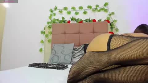 Snapshot of thaliia_gomez chatting on December 2024 12:05:01 PM online show from December 2024 12:05:01 PM