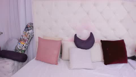 Snapshot of thaliia_gomez chatting on September 2025 07:04:01 PM online show from September 2025 07:04:01 PM