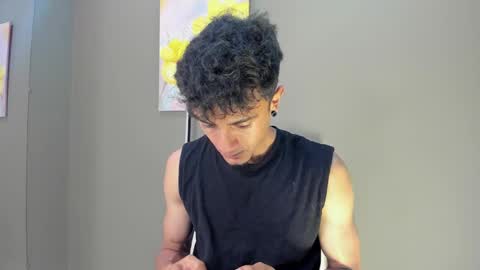 Snapshot of thank_steel chatting on November 2025 02:44:01 AM thank_steel online show from November 2025 02:44:01 AM