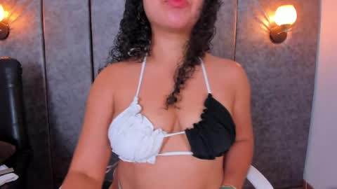 thara webstter online show from April 2026 12:01:01 PM