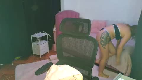   online show from November 2025 06:28:02 PM