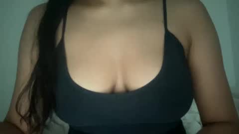 Melanie online show from October 2025 07:36:02 PM