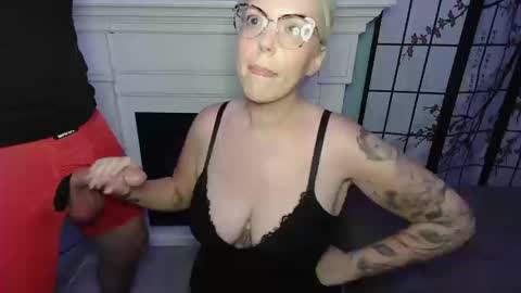 Snapshot of thatswhatshesaid143 chatting on September 2025 12:03:02 AM ThatsWhatSheSaid online show from September 2025 12:03:02 AM