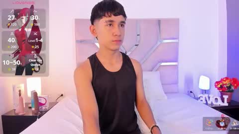Snapshot of thayler_jones chatting on September 2025 11:11:01 AM Thayler online show from September 2025 11:11:01 AM