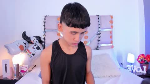 Thayler  online show from October 2025 11:20:02 AM