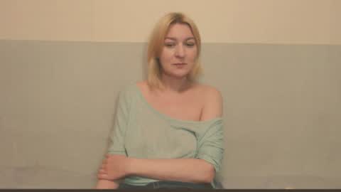 Snapshot of the_basic_instinctt chatting on June 2026 10:12:02 PM Eva online show from June 2026 10:12:02 PM