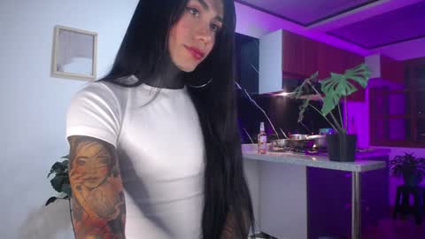 Snapshot of the_best_fox chatting on December 2024 01:42:01 AM the girl of your dreams online show from December 2024 01:42:01 AM