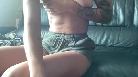 Snapshot of the_emmarouge chatting on October 2025 12:50:02 AM the_emmarouge online show from October 2025 12:50:02 AM