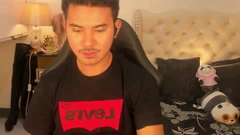 Snapshot of the_killian_jones chatting on October 2025 12:37:02 PM ken online show from October 2025 12:37:02 PM