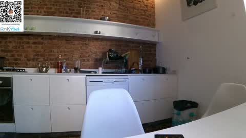 Anna online show from September 2025 08:36:01 PM