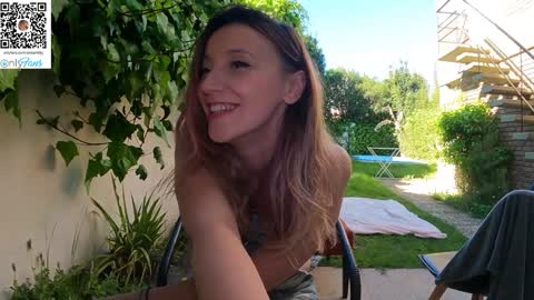 Anna online show from October 2025 07:09:02 PM