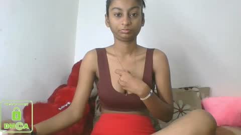 Snapshot of the_right_girl chatting on December 2024 05:03:01 AM Suzan Sexy online show from December 2024 05:03:01 AM