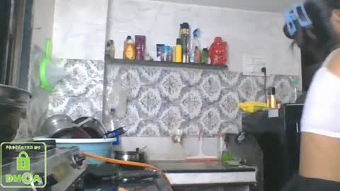 Snapshot of the_right_girl chatting on January 2025 04:54:02 PM Suzan Sexy online show from January 2025 04:54:02 PM