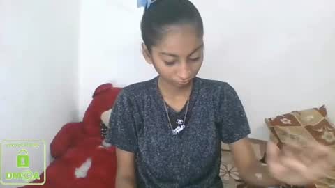 Snapshot of the_right_girl chatting on January 2025 04:48:02 AM Suzan Sexy online show from January 2025 04:48:02 AM