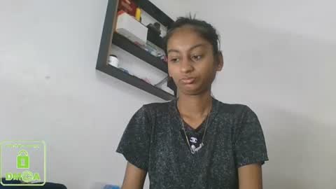 Snapshot of the_right_girl chatting on March 2025 04:12:02 AM Suzan Sexy online show from March 2025 04:12:02 AM