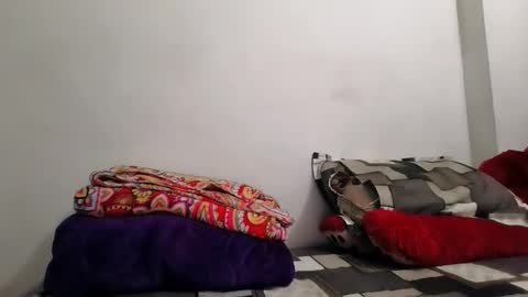 Snapshot of the_right_girl chatting on September 2025 06:24:01 AM Suzan Sexy online show from September 2025 06:24:01 AM