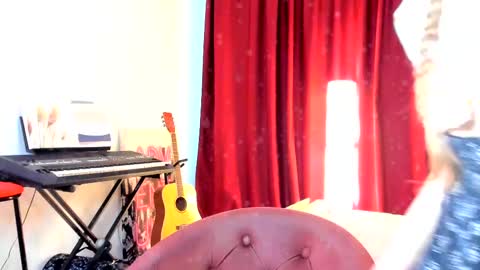 Ally    STREAMING ON TWITCH NOW Check my Twitter for updates online show from February 2025 10:24:02 AM